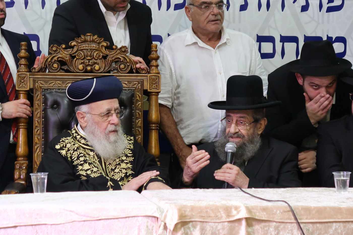 הראשל"צ הגר"י יוסף בביקור בשכונת הסופרים