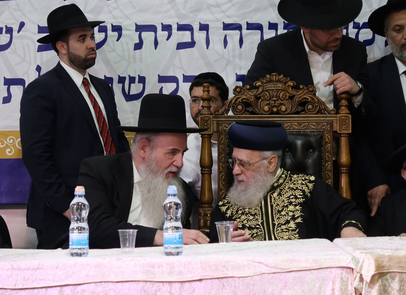 הראשל"צ הגר"י יוסף בביקור בשכונת הסופרים