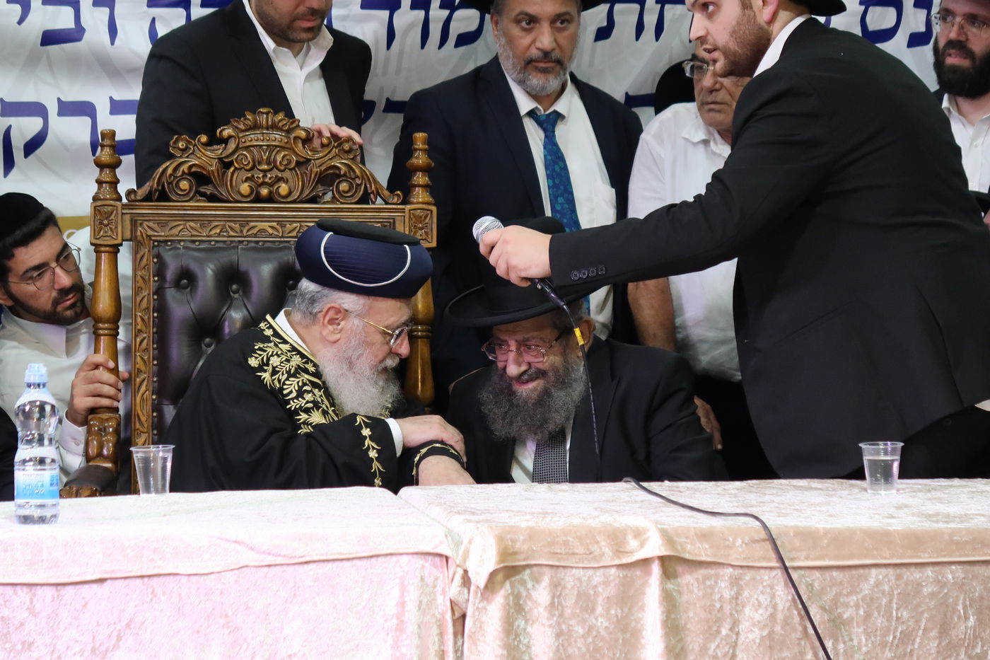 הראשל"צ הגר"י יוסף בביקור בשכונת הסופרים