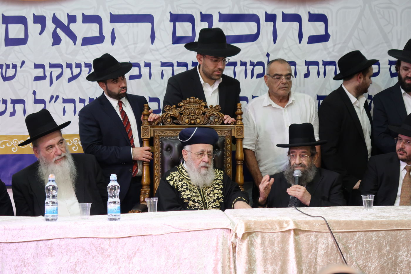 הראשל"צ הגר"י יוסף בביקור בשכונת הסופרים