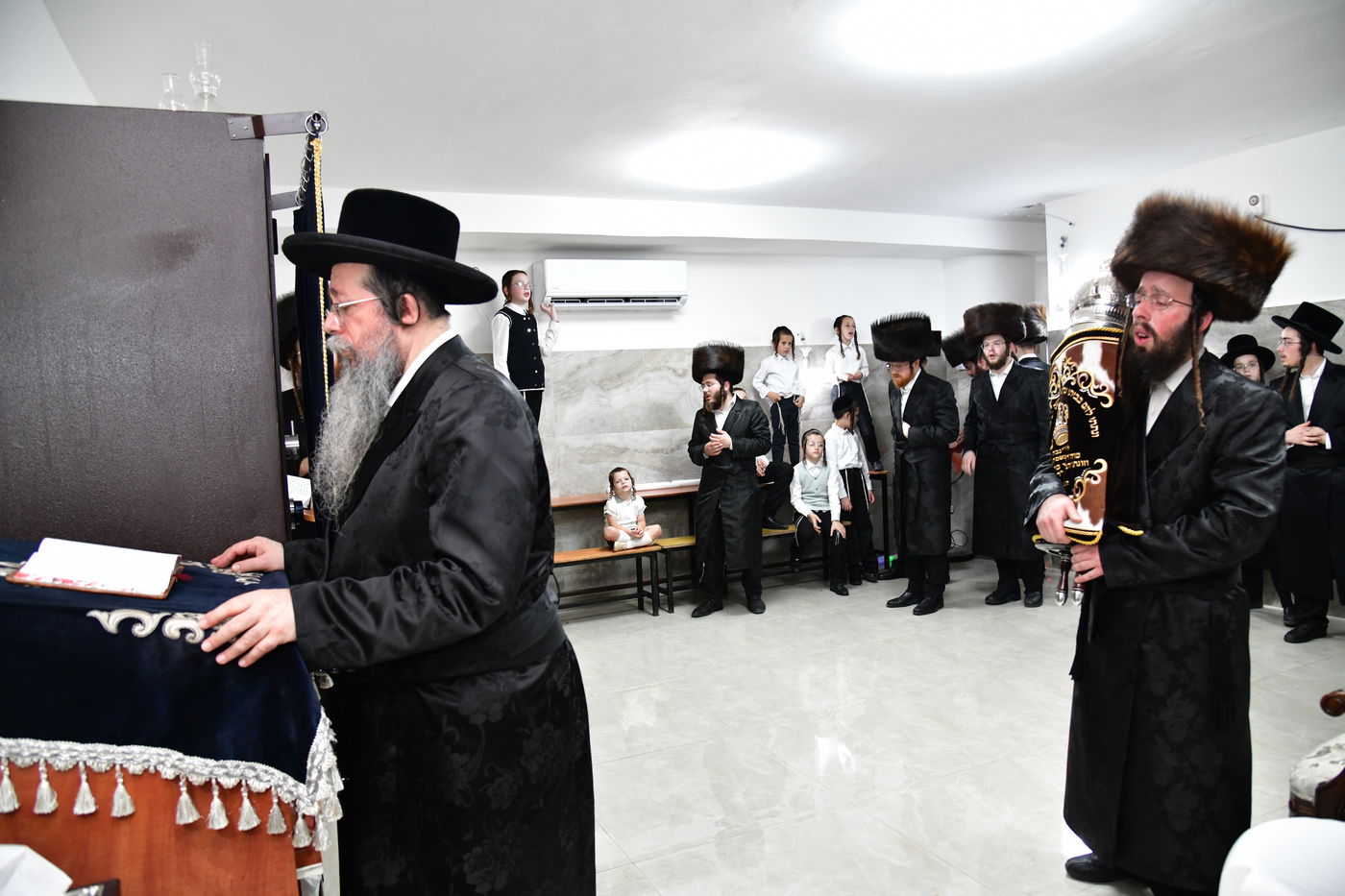 הכנסת ספר תורה לביהמ"ד 'שבט הלוי' באלעד