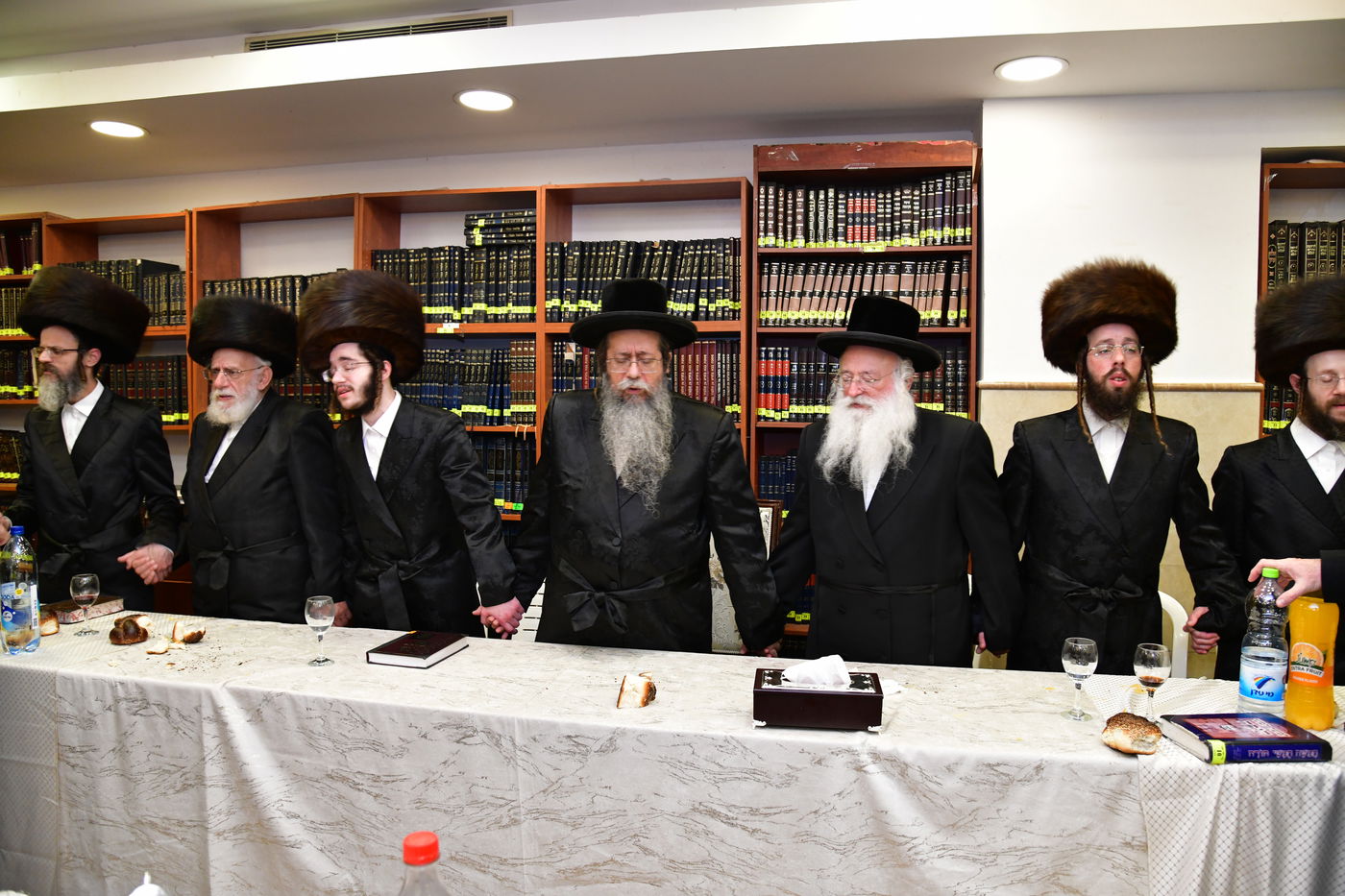 הכנסת ספר תורה לביהמ"ד 'שבט הלוי' באלעד