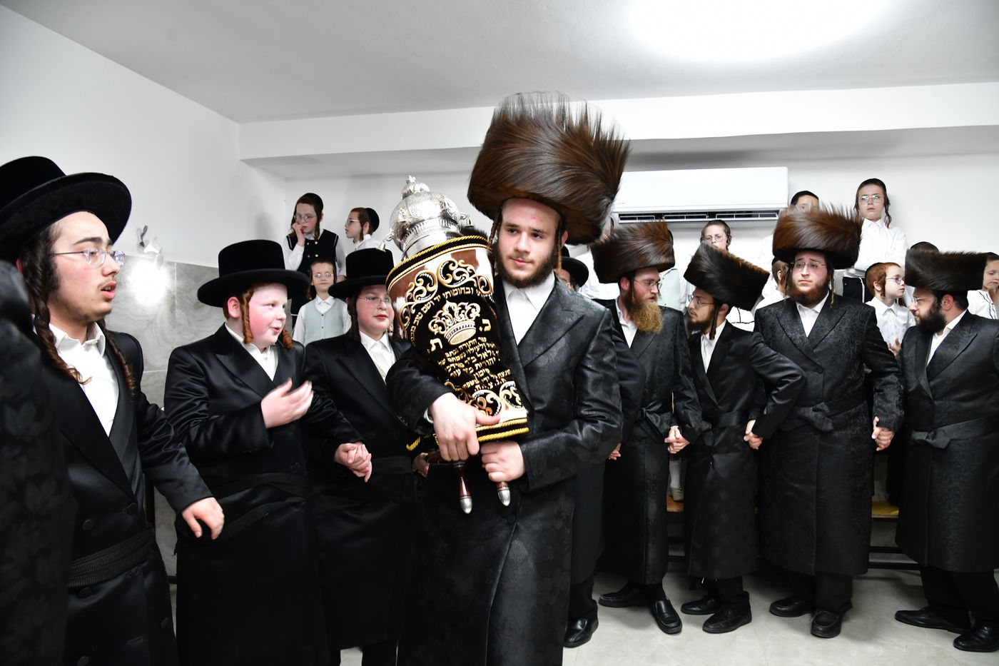 הכנסת ספר תורה לביהמ"ד 'שבט הלוי' באלעד