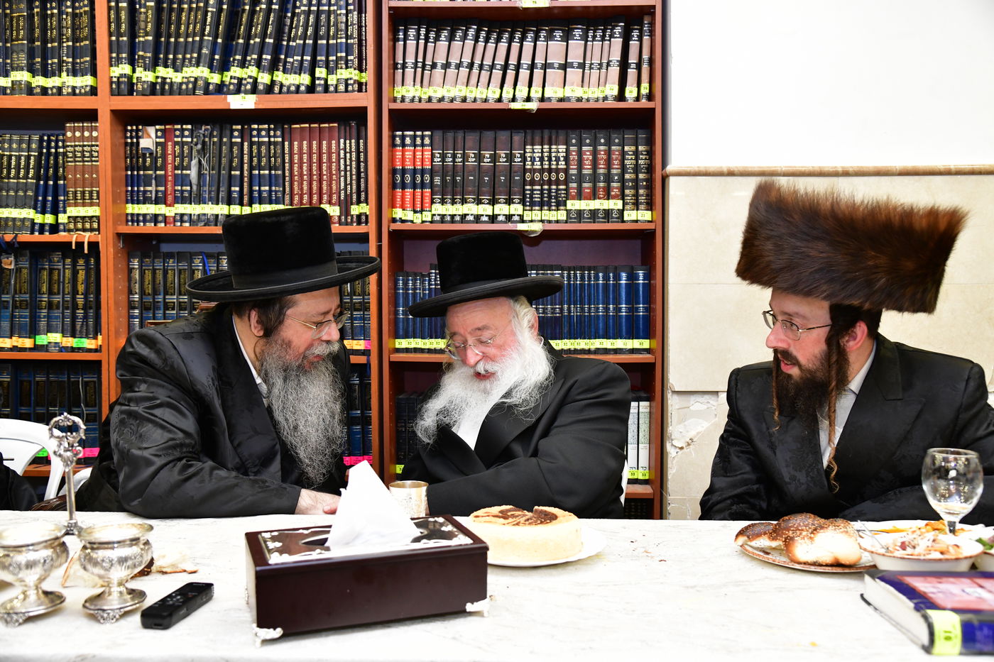 הכנסת ספר תורה לביהמ"ד 'שבט הלוי' באלעד