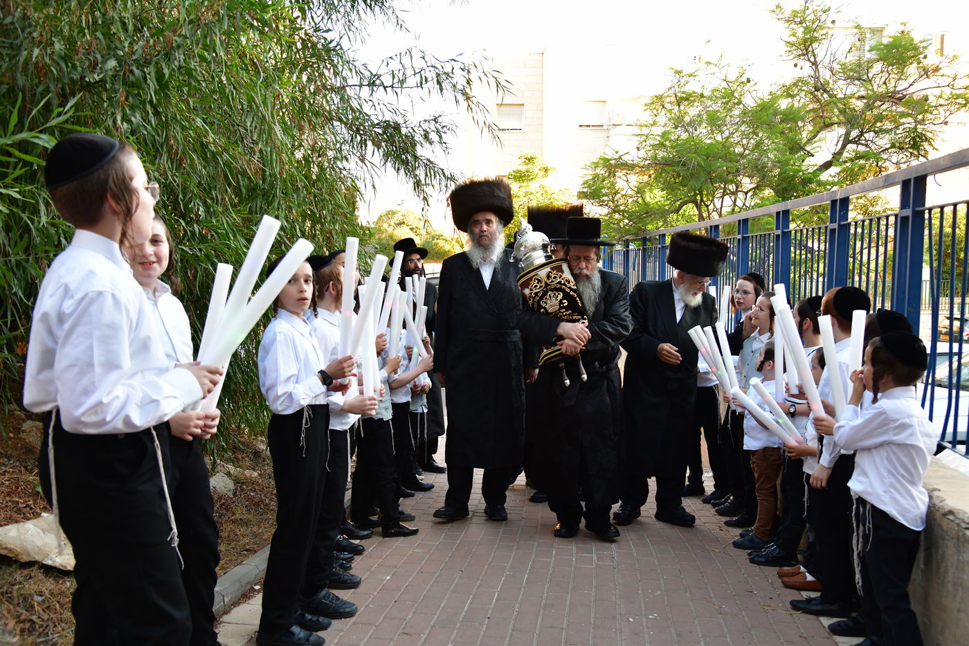 הכנסת ספר תורה לביהמ"ד 'שבט הלוי' באלעד