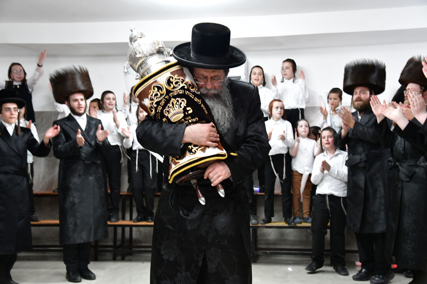 הכנסת ספר תורה לביהמ"ד 'שבט הלוי' באלעד