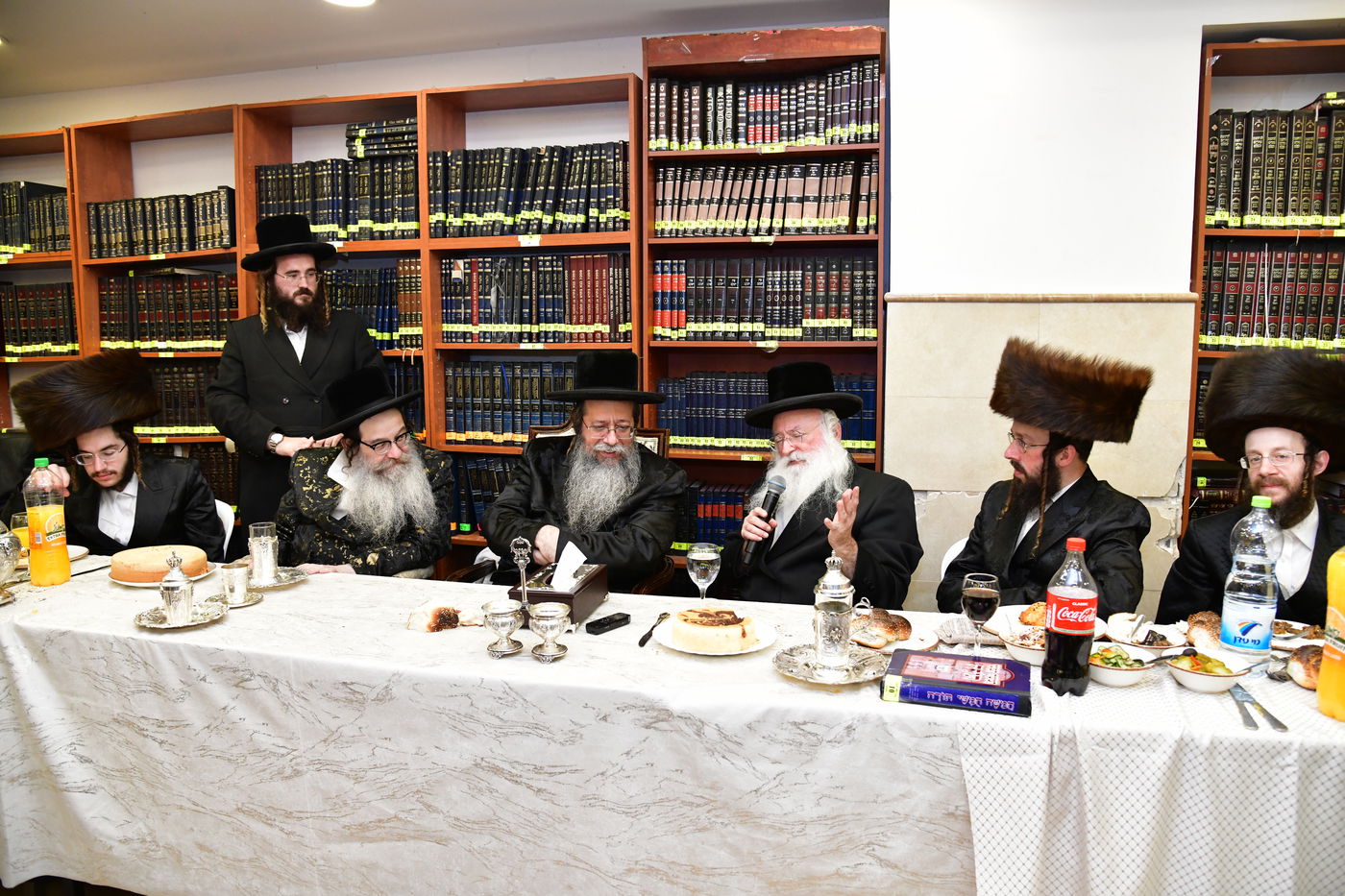 הכנסת ספר תורה לביהמ"ד 'שבט הלוי' באלעד