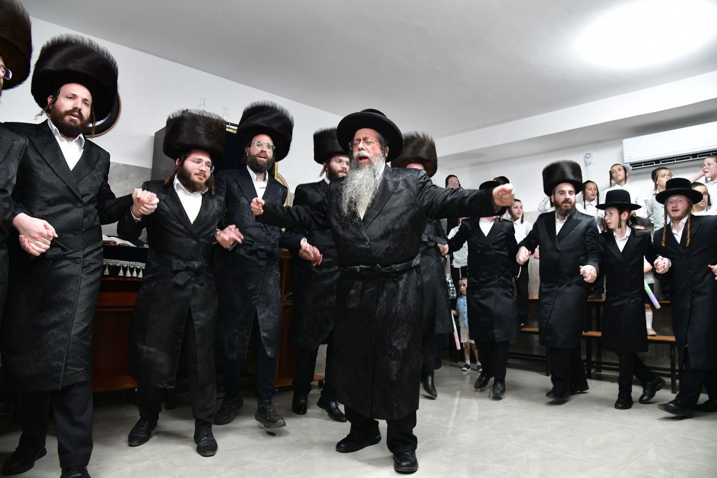 הכנסת ספר תורה לביהמ"ד 'שבט הלוי' באלעד