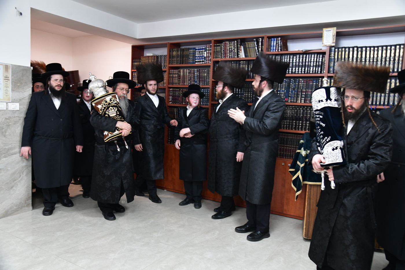 הכנסת ספר תורה לביהמ"ד 'שבט הלוי' באלעד