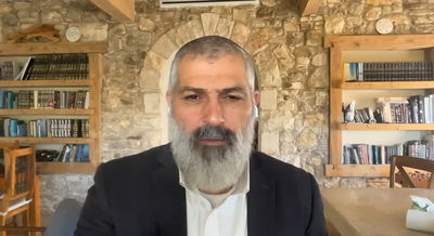 צבי יחזקאלי בפינה על פרשות מטות-מסעי • צפו