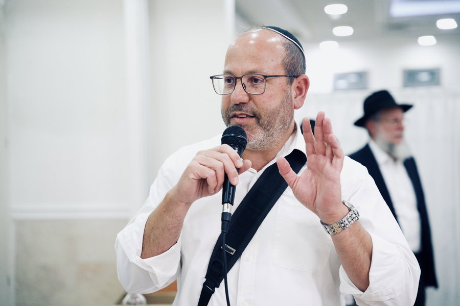 צביקה מור