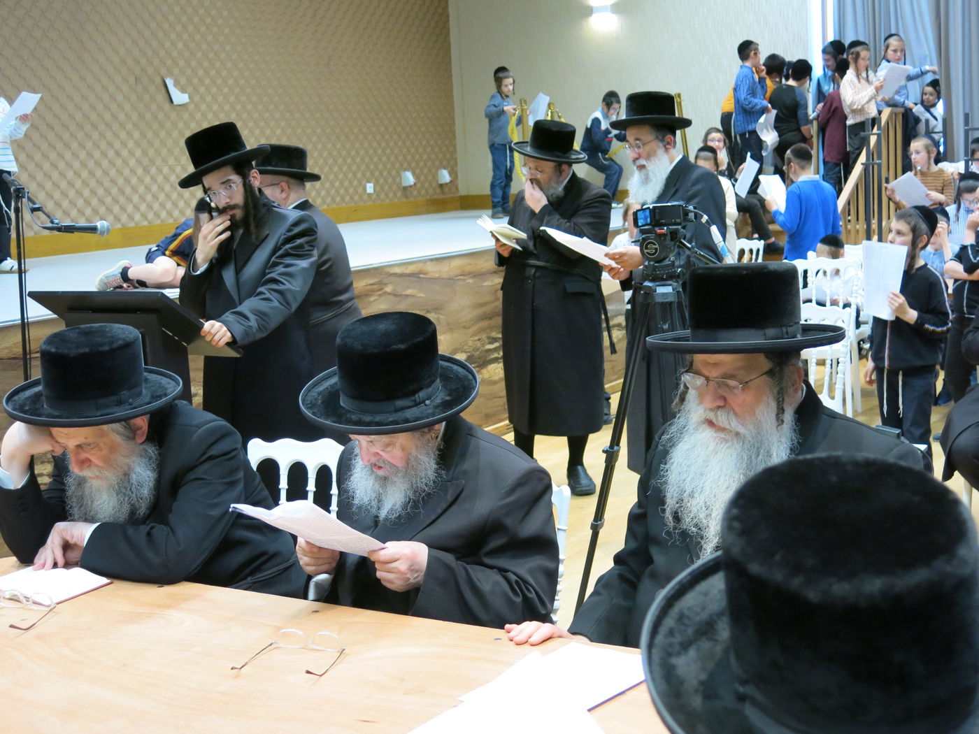 הרב חיים מאיר רוקח בעצרת תפילה באנטווערפן