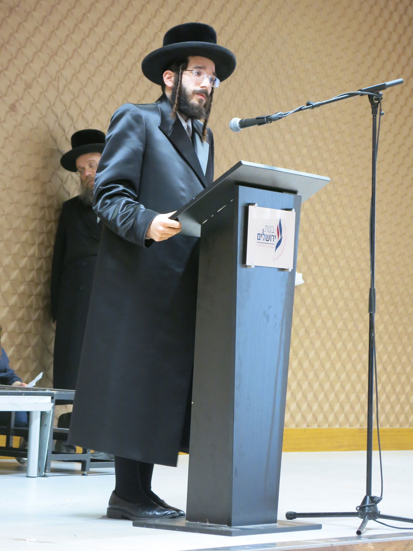 הרב חיים מאיר רוקח בעצרת תפילה באנטווערפן