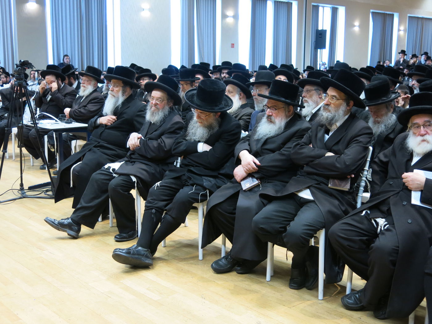 הרב חיים מאיר רוקח בעצרת תפילה באנטווערפן