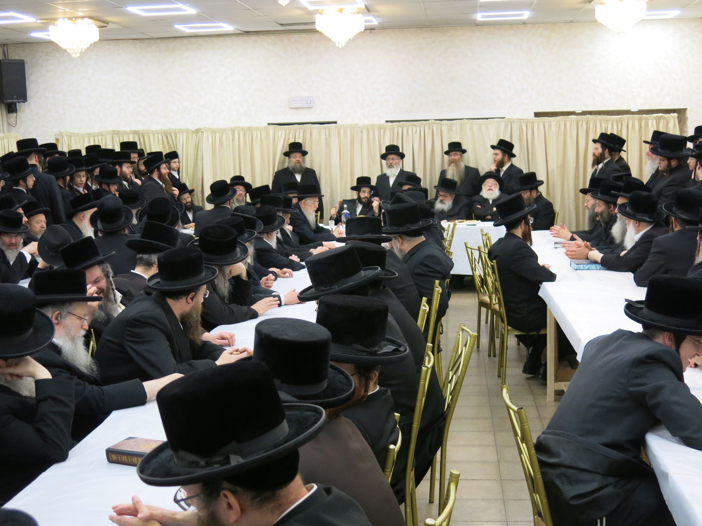 מעמד קבלת פנים להרב חיים מאיר רוקח בבעלזא אנטווערפן