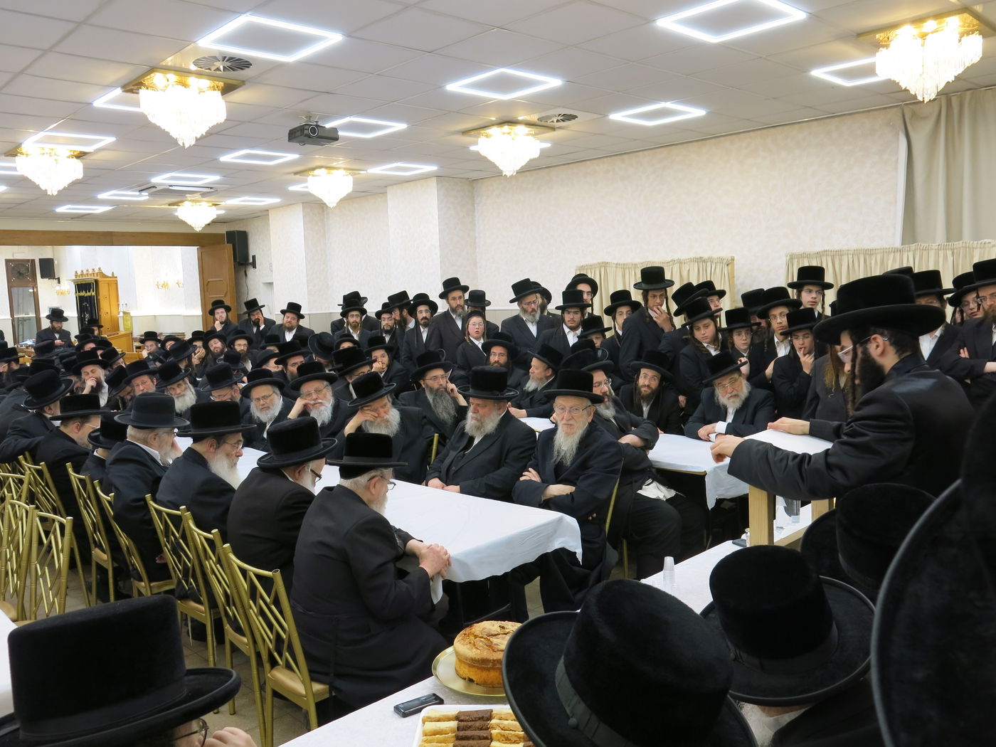 מעמד קבלת פנים להרב חיים מאיר רוקח בבעלזא אנטווערפן