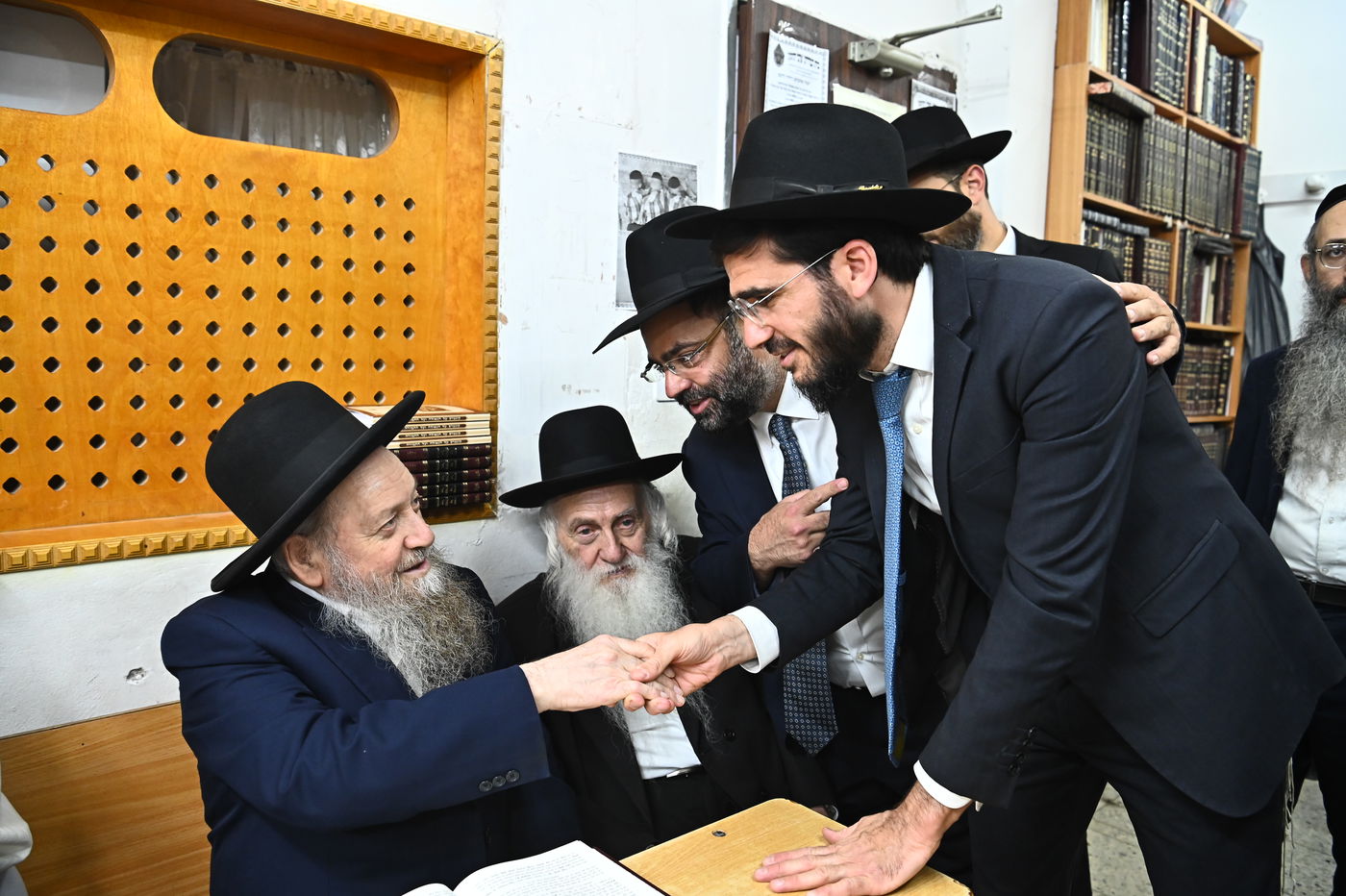 ילדי סוכת דוד אצל הגר"ד בצרי