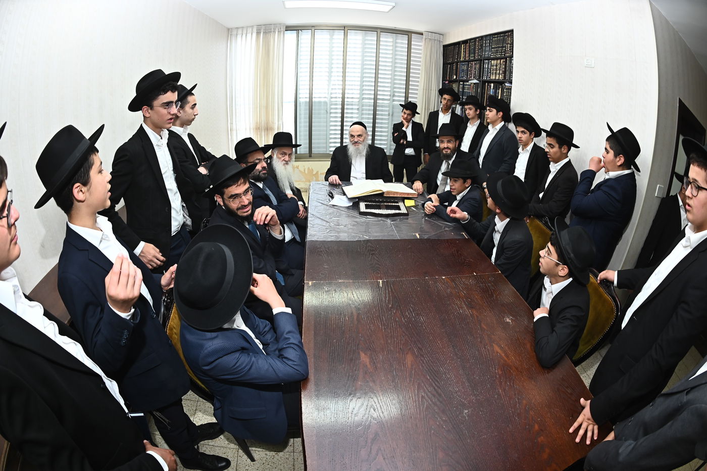 ילדי סוכת דוד אצל הגר"ח פיינשטיין