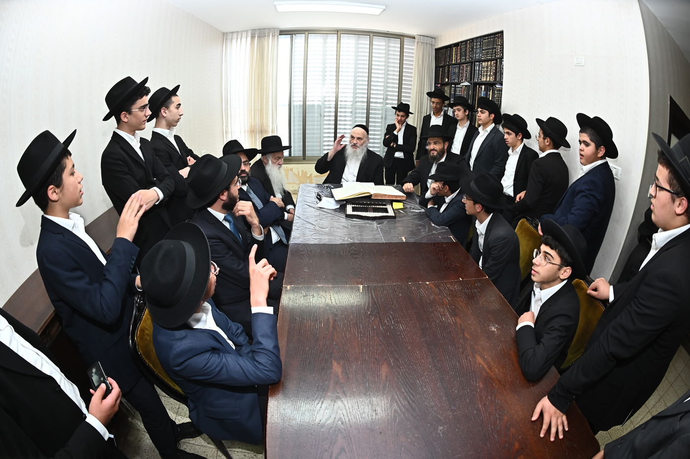 ילדי סוכת דוד אצל הגר"ח פיינשטיין