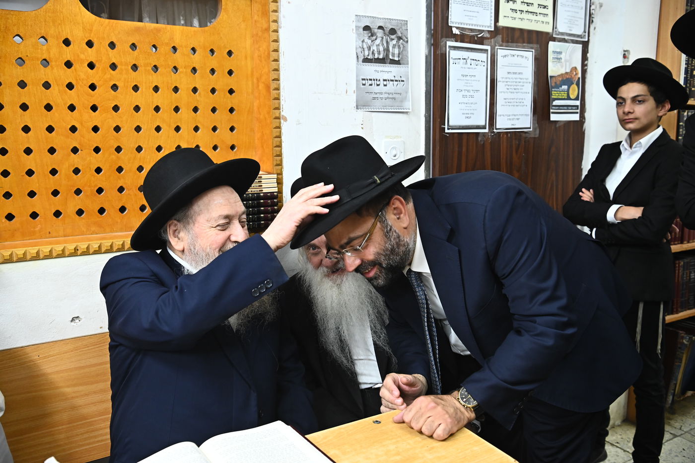 ילדי סוכת דוד אצל הגר"ד בצרי