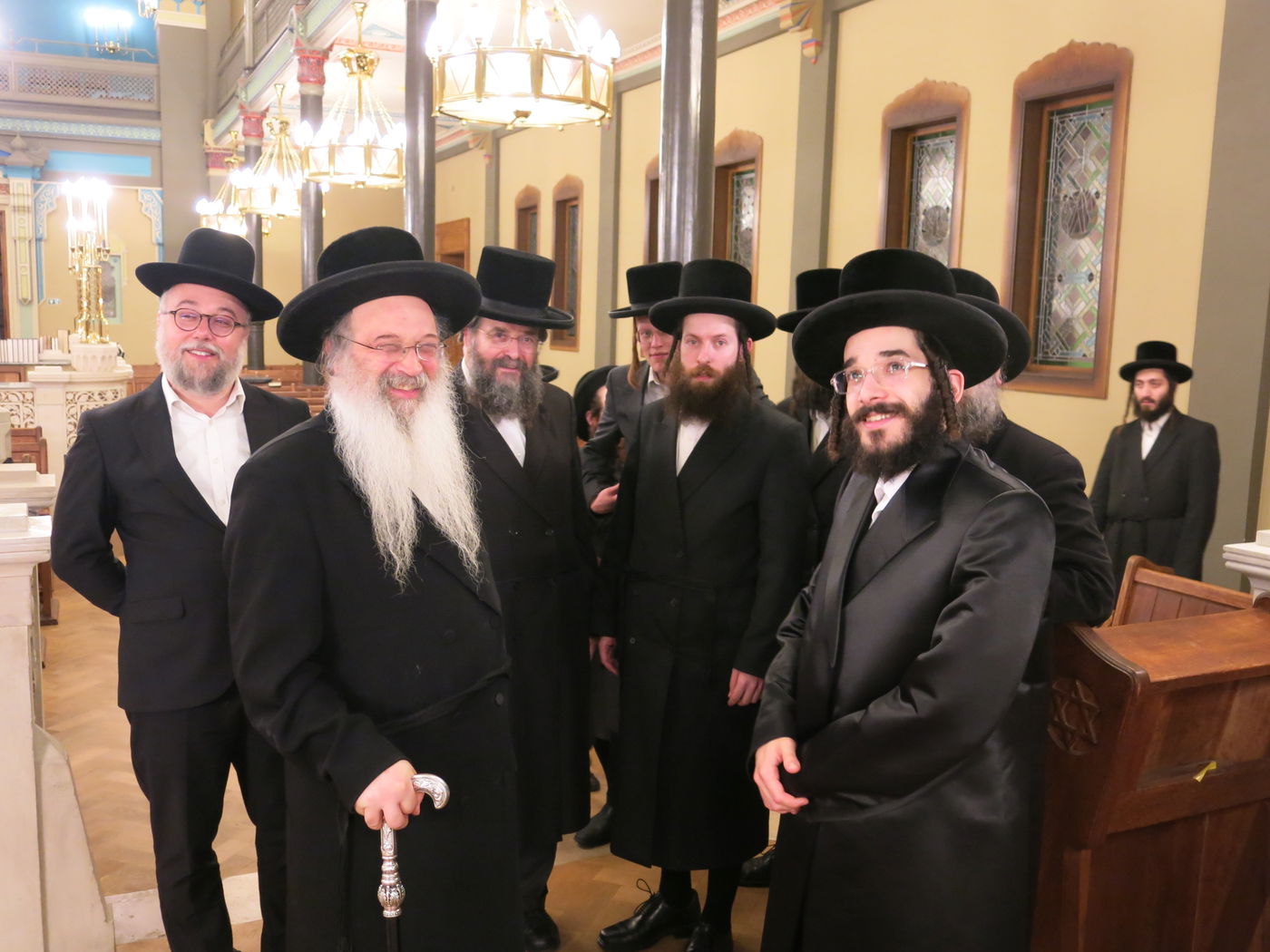 הרב חיים מאיר רוקח בתפילת מנחה בקהילת שומרי הדת באנטווערפן