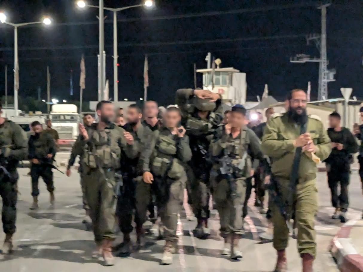  הרב שאול עבדיאל, מרבני עמותת נצח יהודה, חיזק את רוח הלוחמים