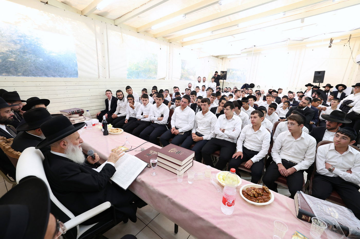 תלמידי 'לבב חכמה' במבחן סיכה אצל הגר"ר אלבז