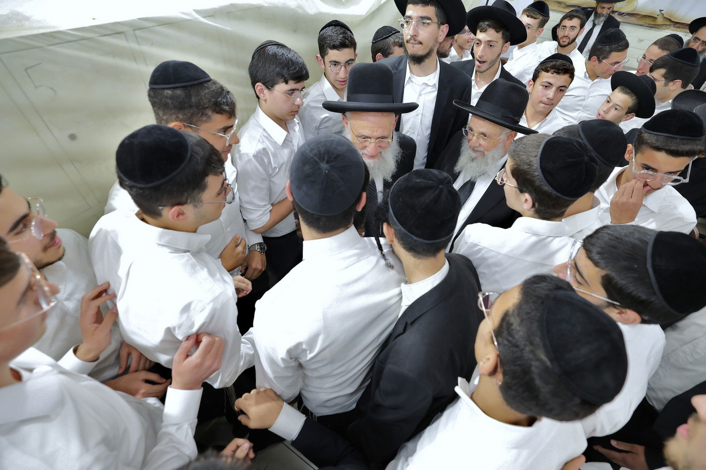 תלמידי 'לבב חכמה' במבחן סיכה אצל הגר"ר אלבז