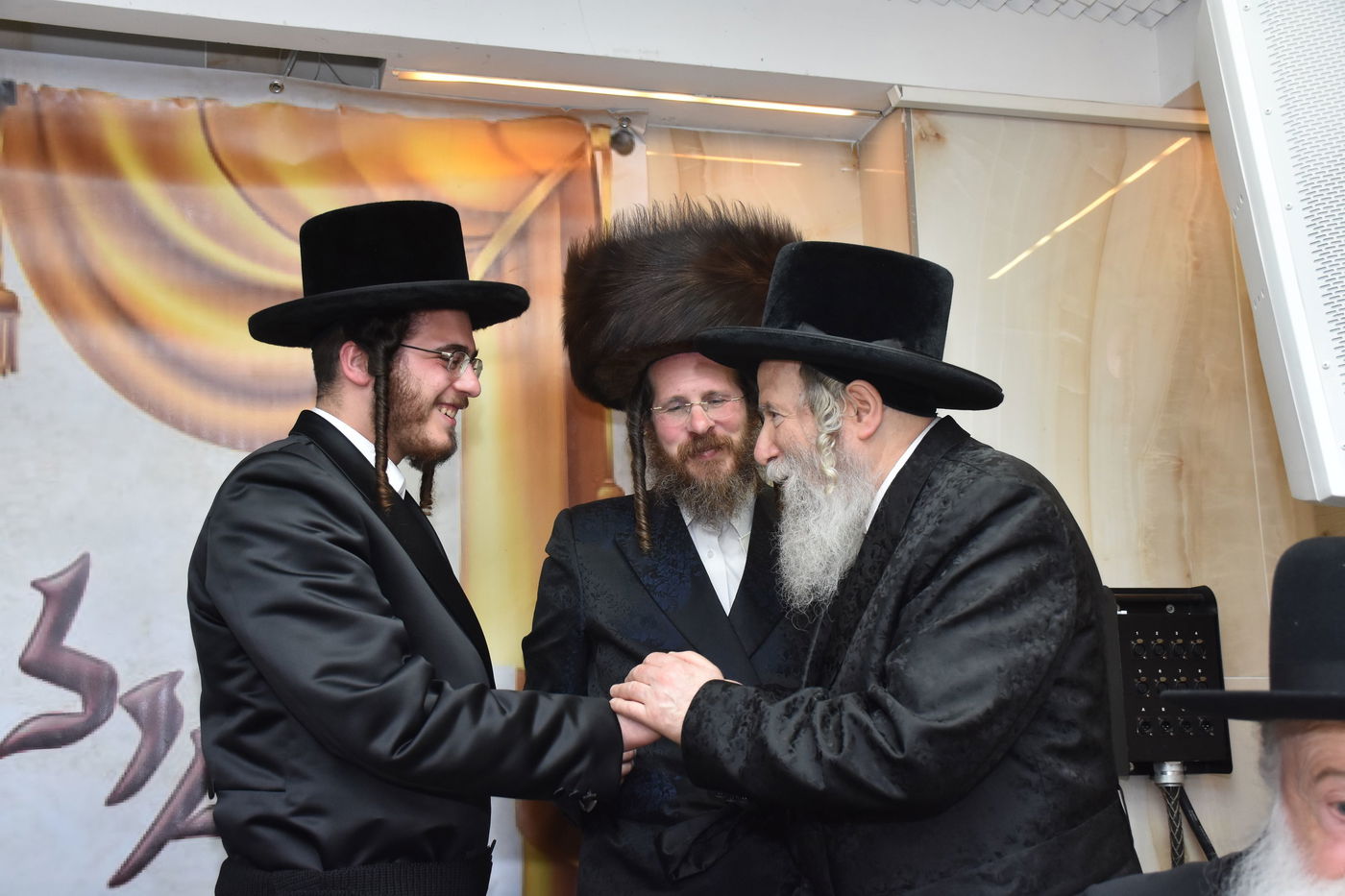 שמחת אירוסי בת הזקונים של האדמו"ר מראדזין