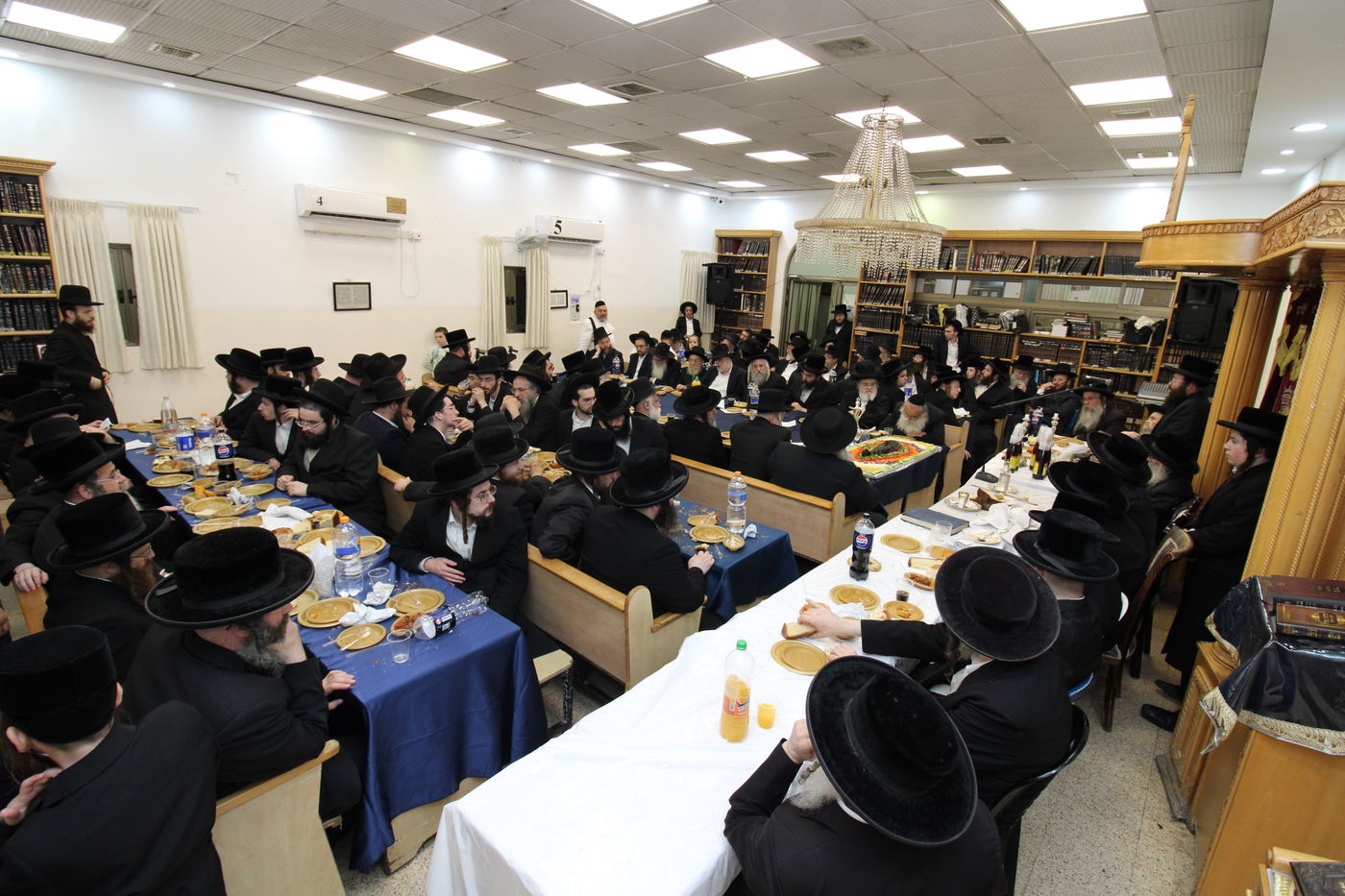 הילולא קדישא בצאנז ז'מיגראד