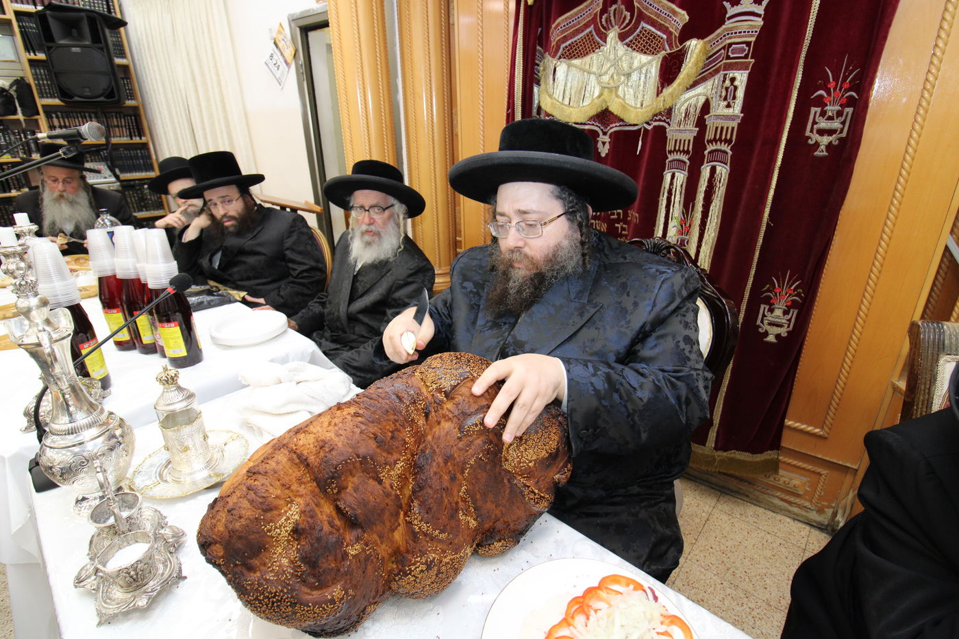 הילולא קדישא בצאנז ז'מיגראד