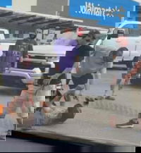 התוקף נעצר על ידי לקוחות