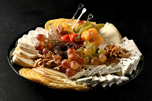 גבינת עיזים: המלכה הלבנה שכבשה את המטבח העולמי