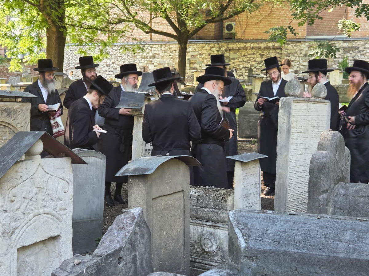 הגה"צ רבי יהושע רובין, אב"ד באבוב 45 במסע הקודש באירופה