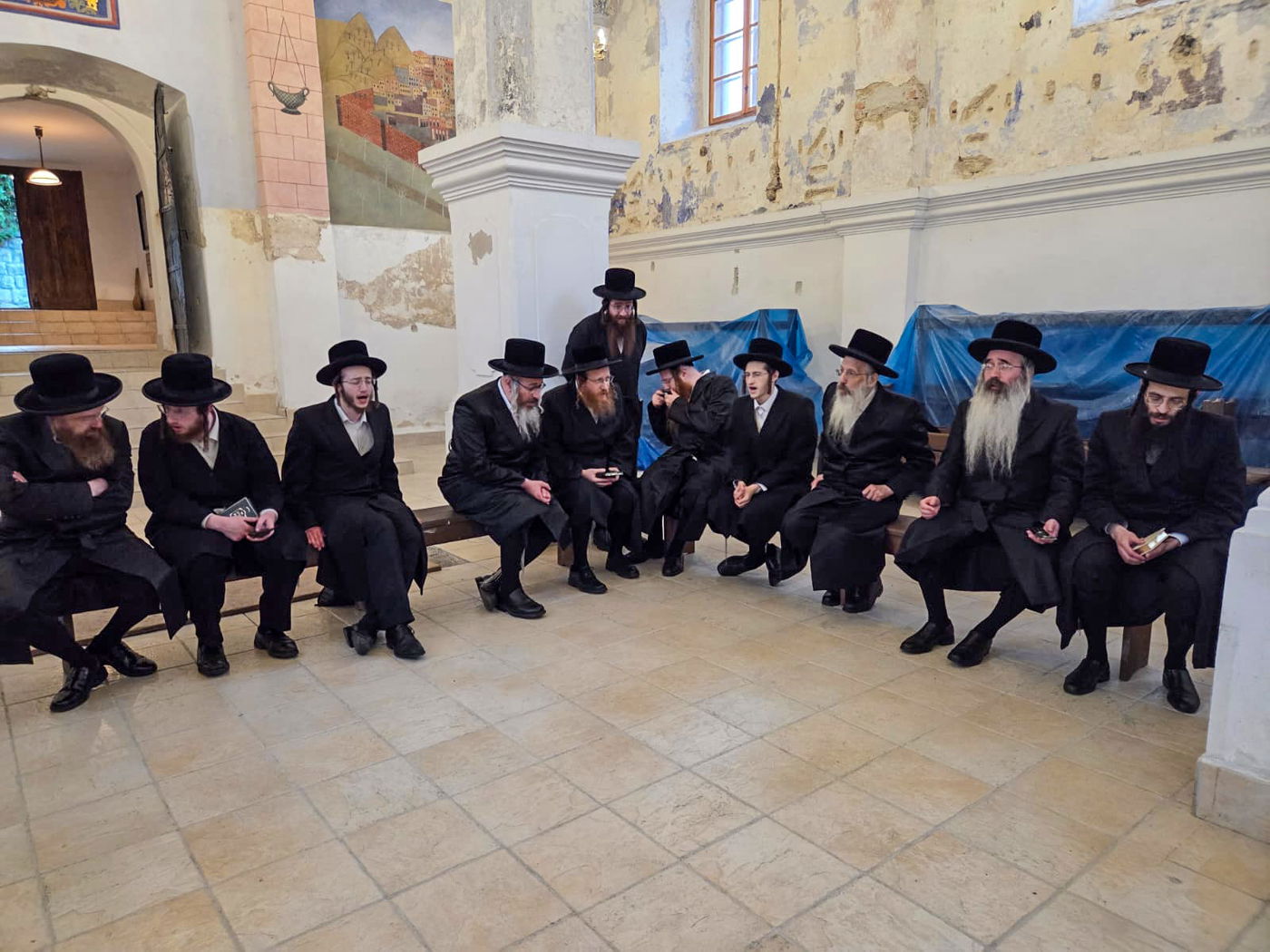 הגה"צ רבי יהושע רובין, בבית הכנסת העתיק בצאנז