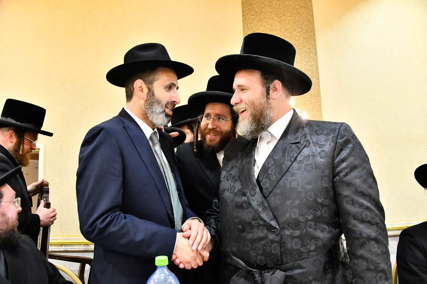 הגה"צ רבי יעקב מרדכי הגר עם יהודה בוטבול ראש עיריית אלעד