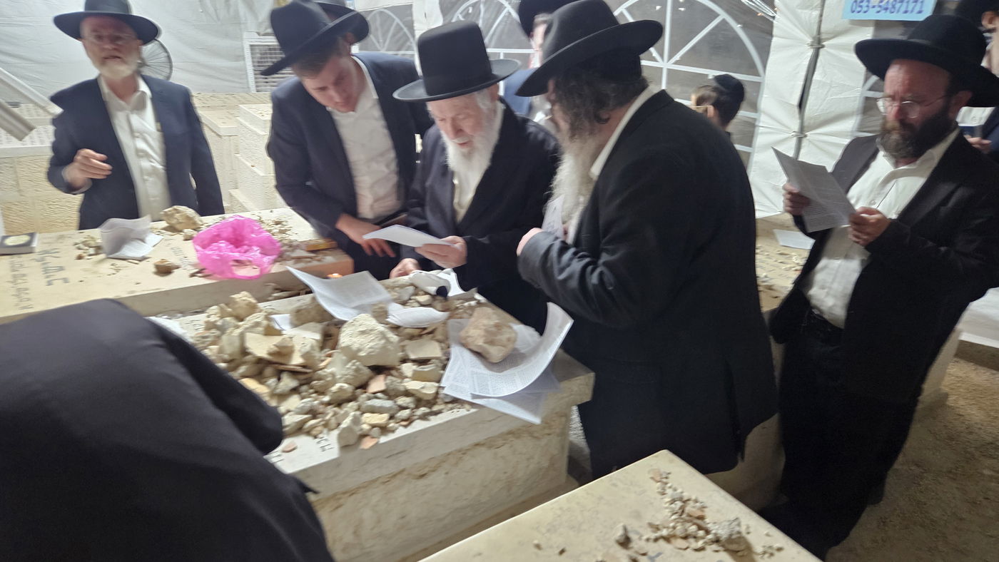 הילולת הגרי"ש אלישיב זצוק"ל אצל חתנו הגר"י זילברשטיין