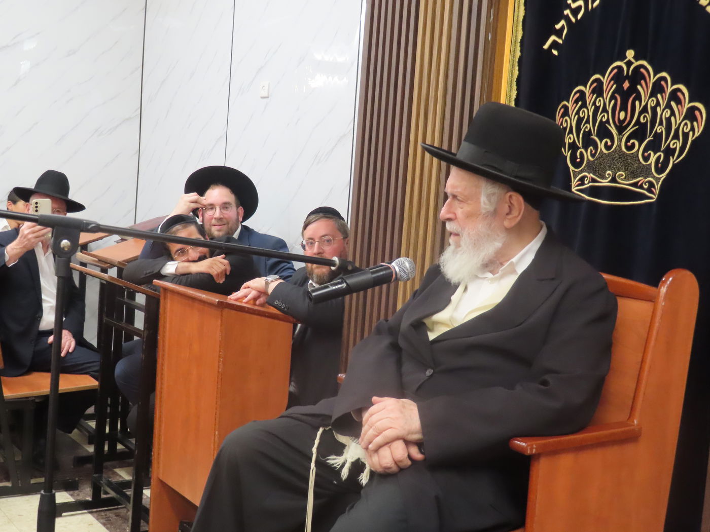 הילולת הגרי"ש אלישיב זצוק"ל אצל חתנו הגר"י זילברשטיין 