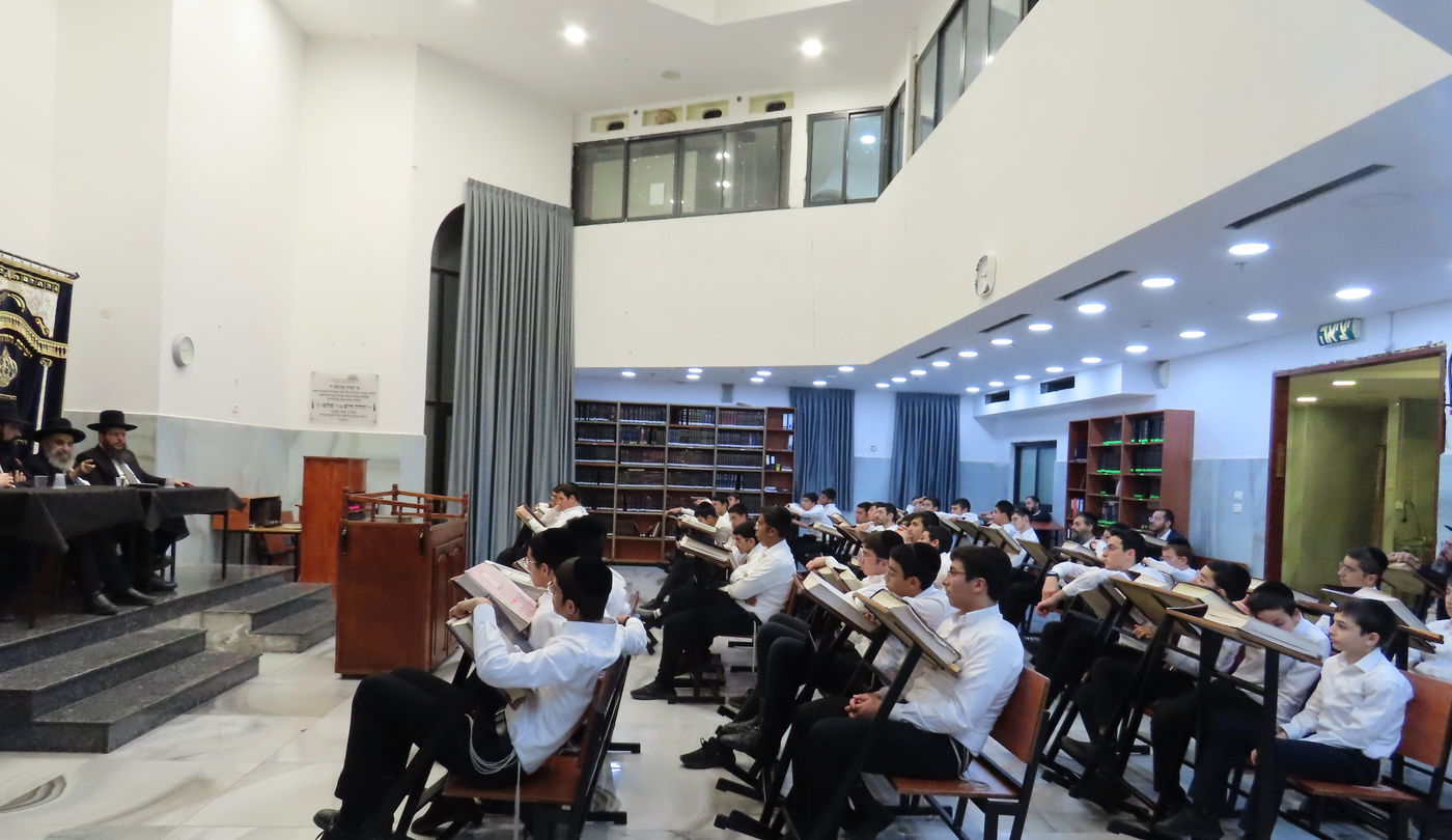 הגר"מ צדקה בישיבת "תורת יהודה" 