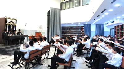 הגר"מ צדקה בישיבת "תורת יהודה" 