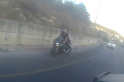 תיעוד מהקסדה: המרדף הדרמטי אחר רוכב האופנוע והמעצר • צפו