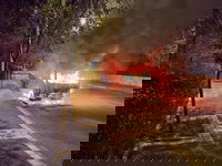 משאית לימוד נהיגה נפגעה קשה לאחר שעלתה באש