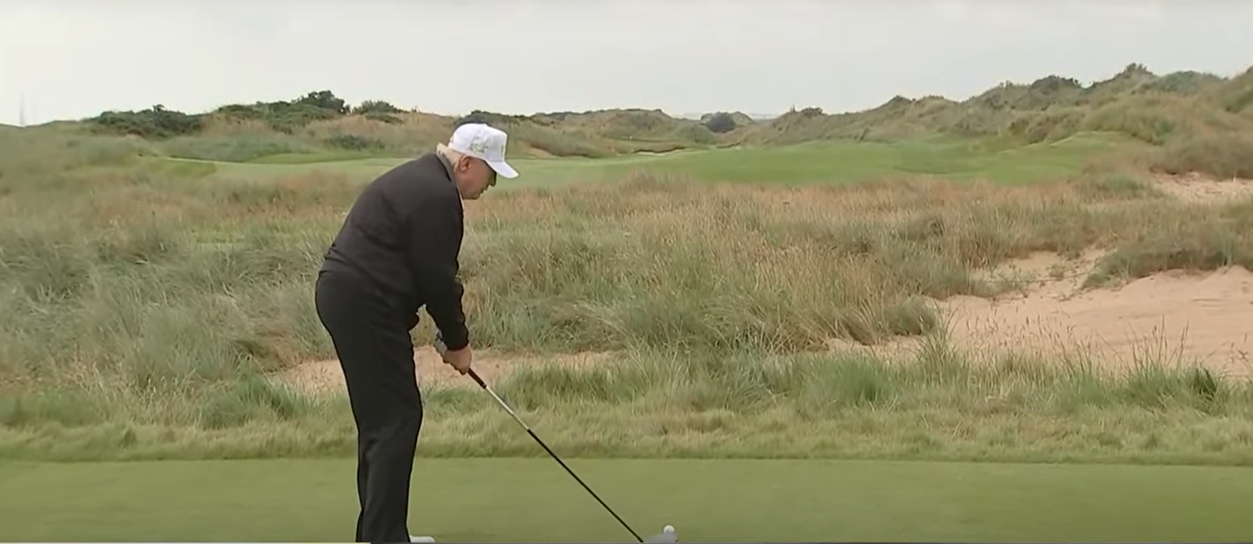 טראמפ חובט באחד המגרשים שבבעלתו