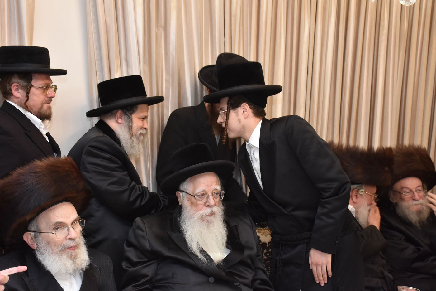 שמחת אירוסי בת רבי יעקב מאיר שפירא, עם נכד הגר"מ דייטש