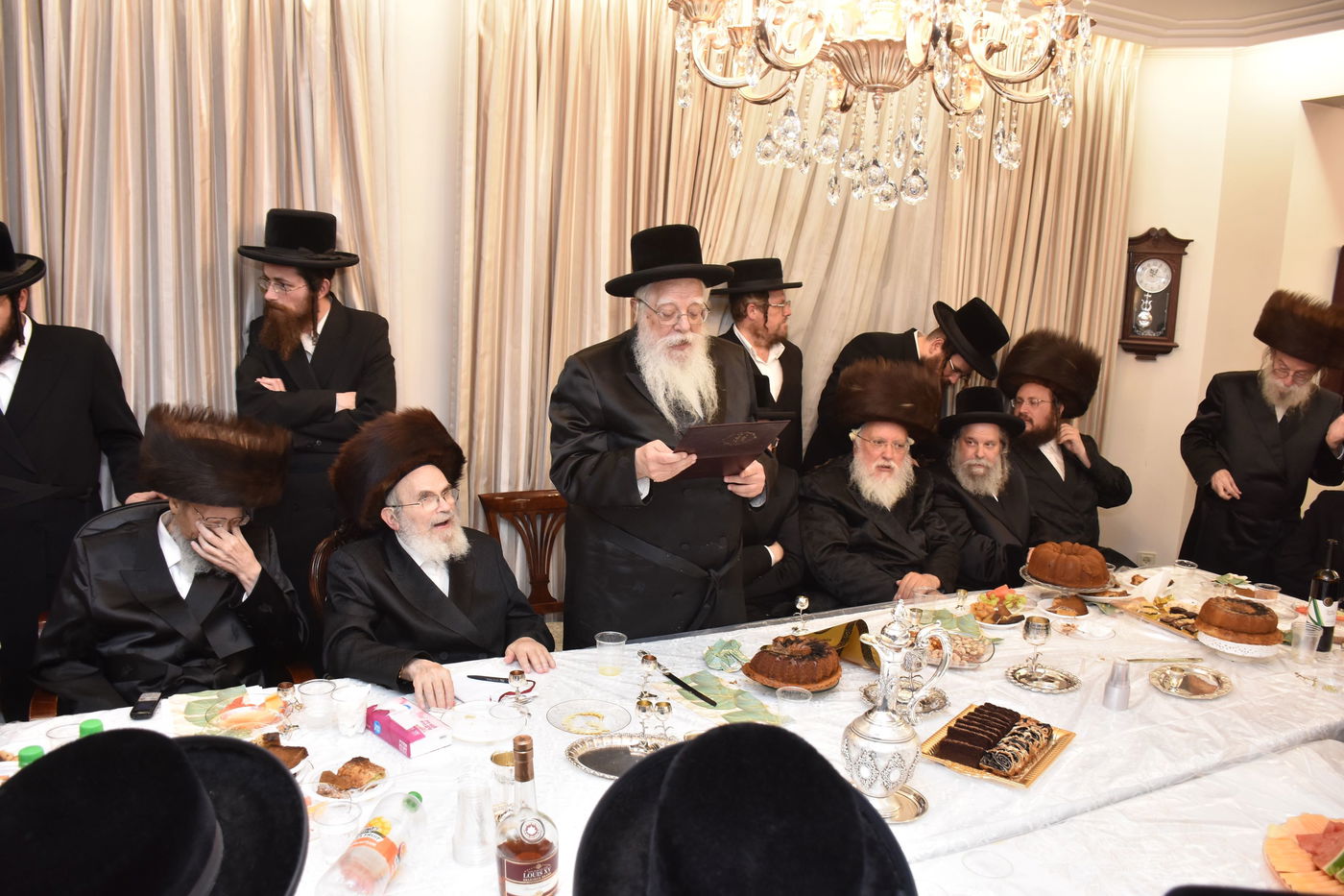 שמחת אירוסי בת רבי יעקב מאיר שפירא, עם נכד הגר"מ דייטש