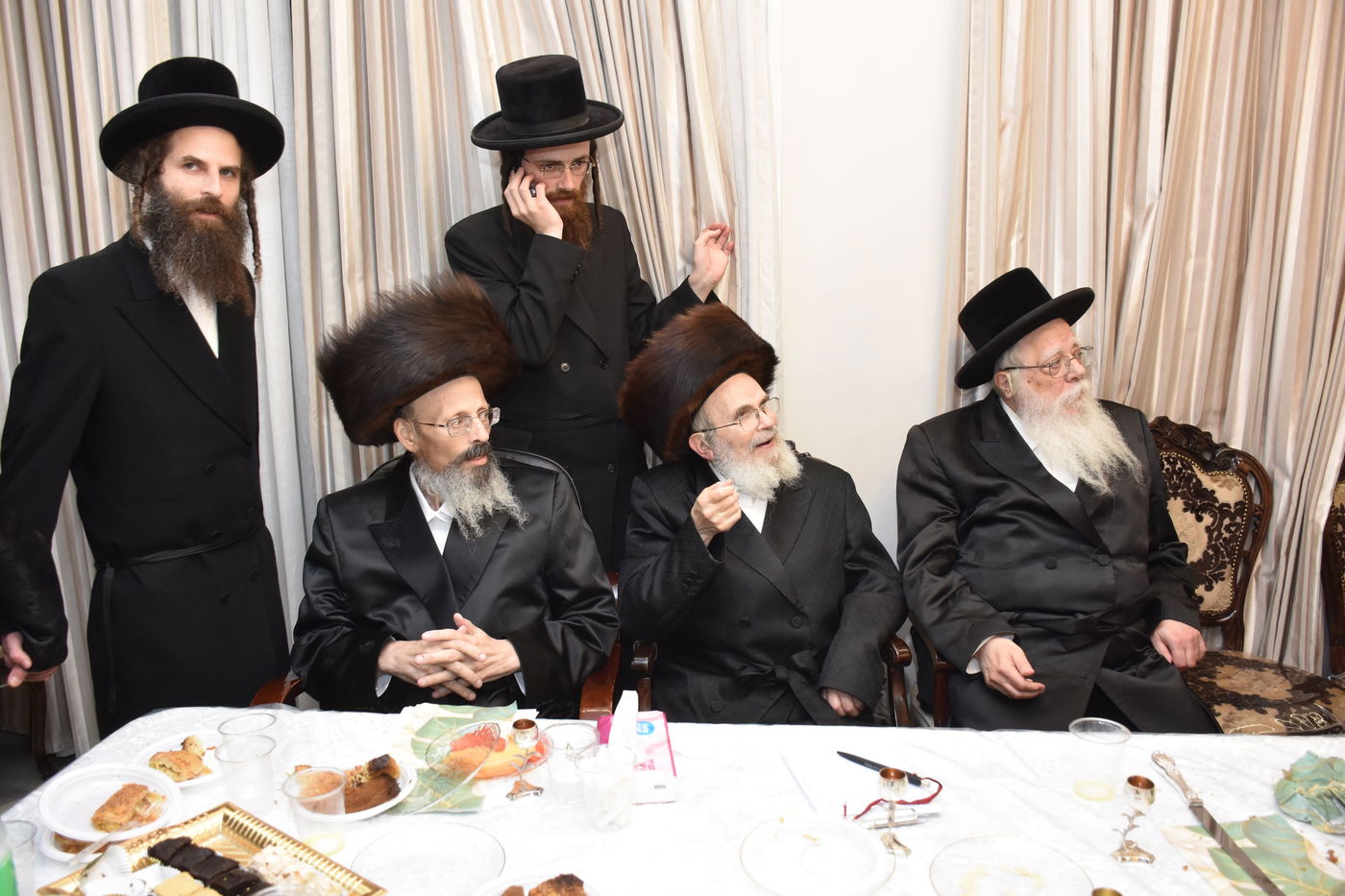 שמחת אירוסי בת רבי יעקב מאיר שפירא, עם נכד הגר"מ דייטש