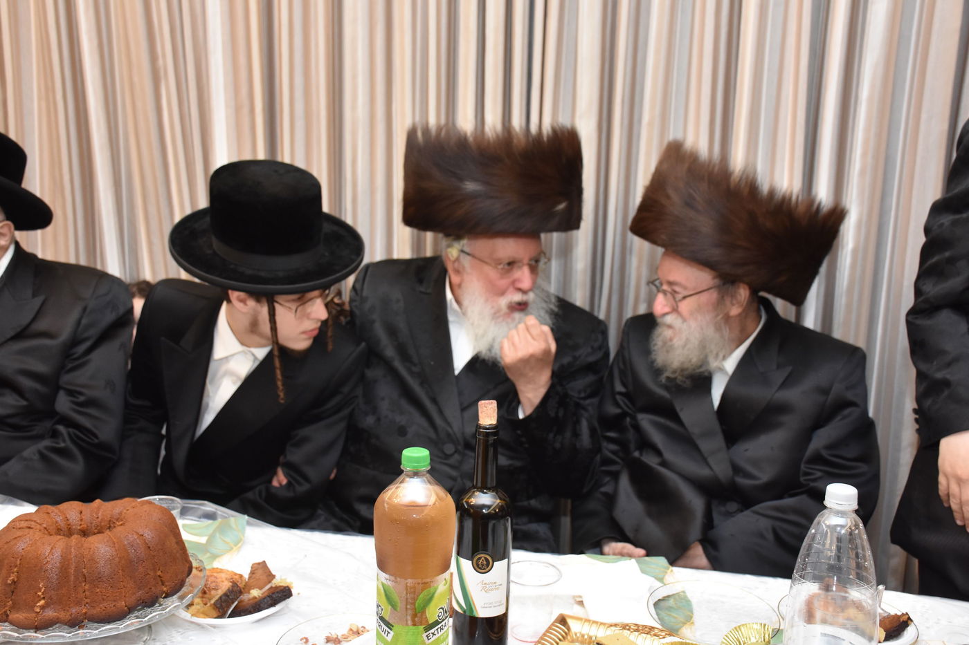 שמחת אירוסי בת רבי יעקב מאיר שפירא, עם נכד הגר"מ דייטש