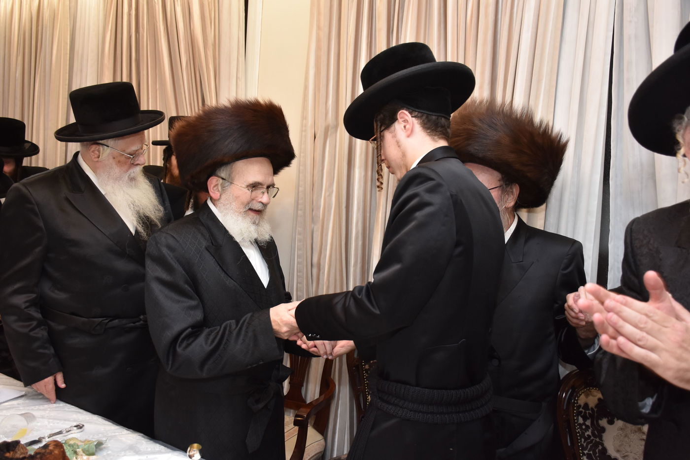 שמחת אירוסי בת רבי יעקב מאיר שפירא, עם נכד הגר"מ דייטש