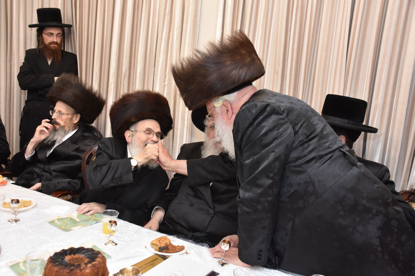 שמחת אירוסי בת רבי יעקב מאיר שפירא, עם נכד הגר"מ דייטש