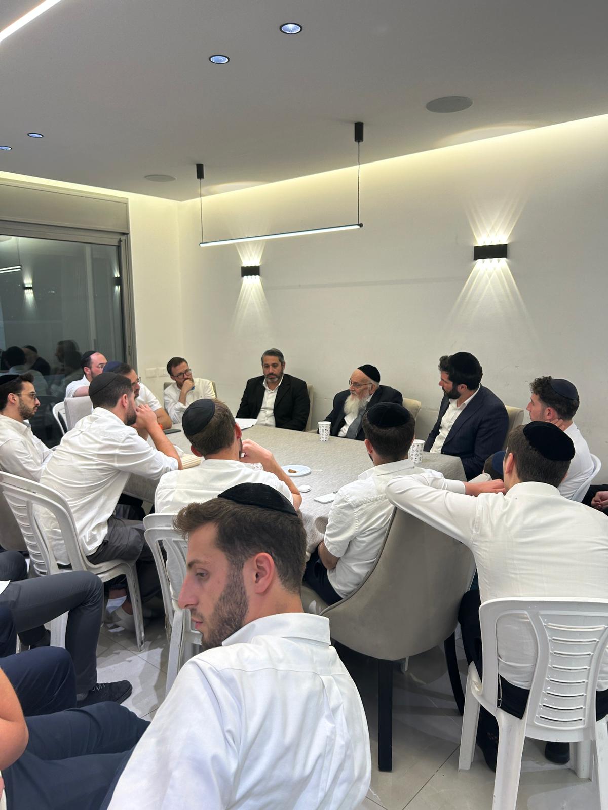 הכינוס בבית של נני גרוסבוים